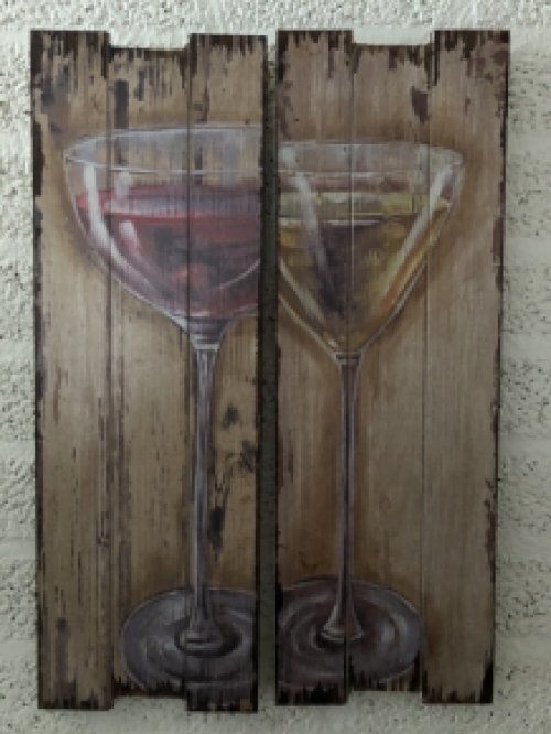 Set van 2 houten wandborden met 1 x glas witte wijn en 1 x glas rode wijn.