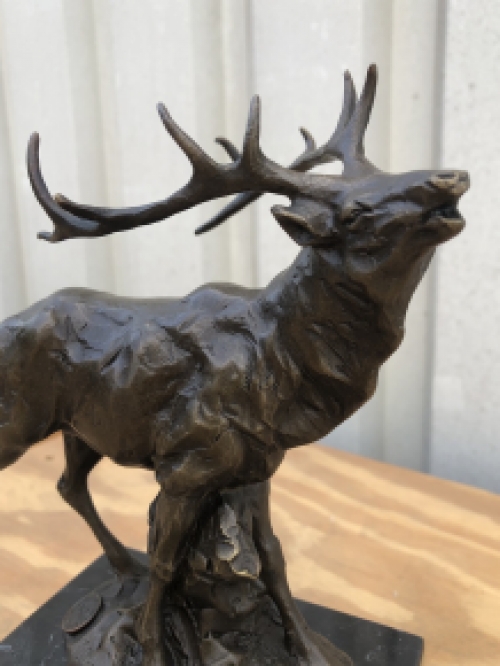 Bronzestatue/Skulptur eines Hirsches