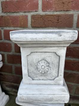 Pedestal Small - 25 cm - Square - Solid Stone