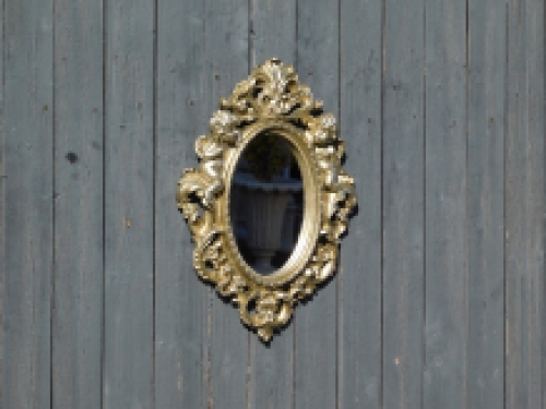 Sierlijke spiegel met engelen - lijst in parelmoer kleur - wanddecoratie