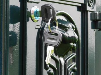 Floor-standing letterbox - Dark green - Aluminium