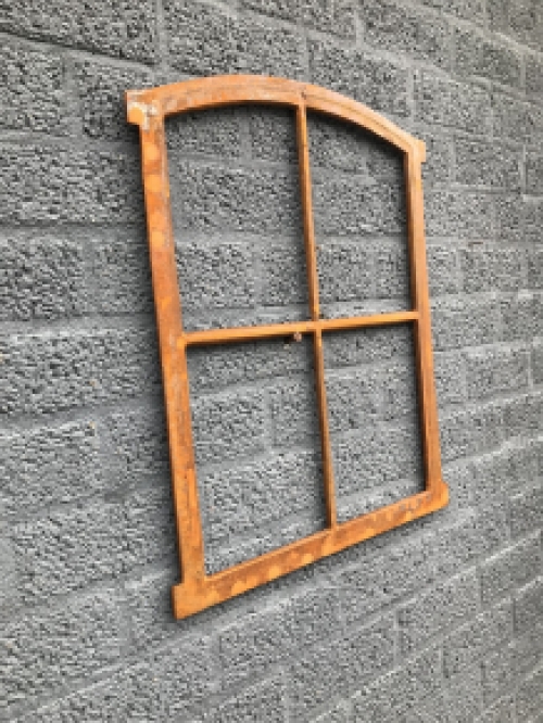 Gusseisenfenster ''Rost'' : 47.5 x 63