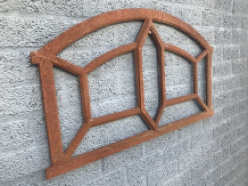 Cast iron stable window spider large - 89.5 cm x 54 cm