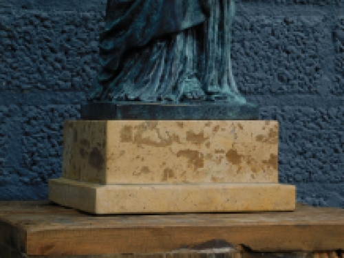 Een bronzen beeld/sculptuur van ''THE STATUE OF LIBERTY''
