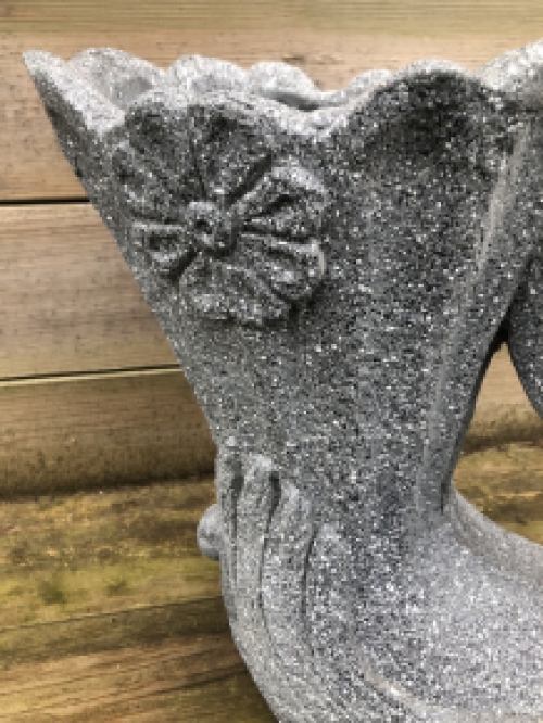 Blumentopf ''Schwan'' - aus Stein