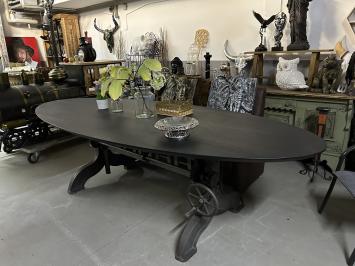 Large dining table, unique base, cast iron and wood, exclusive and a one-off!