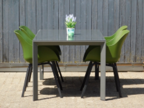 Last: Garden set Toronto - 4 bucket seats and table