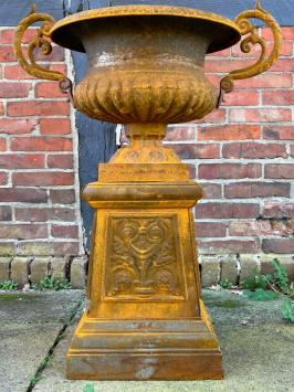 Gartenvase auf Säule - ganz aus Gusseisen - Oxid