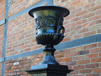 Large Garden Vase - Cast iron - Black - Detailed