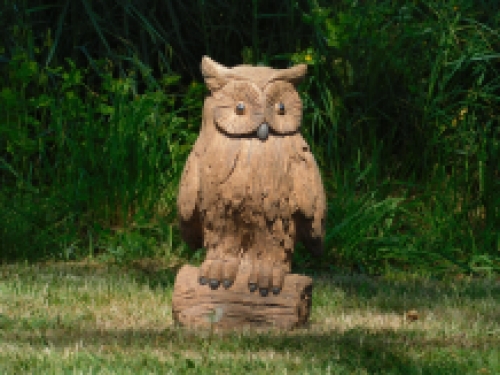 Owl XL on tree stump - woodlook - polystone