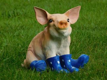Statue Sitzendes Schwein mit blauen Stiefeln - Polystone