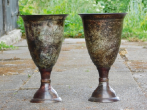 Exclusive set of 2 vases - metal