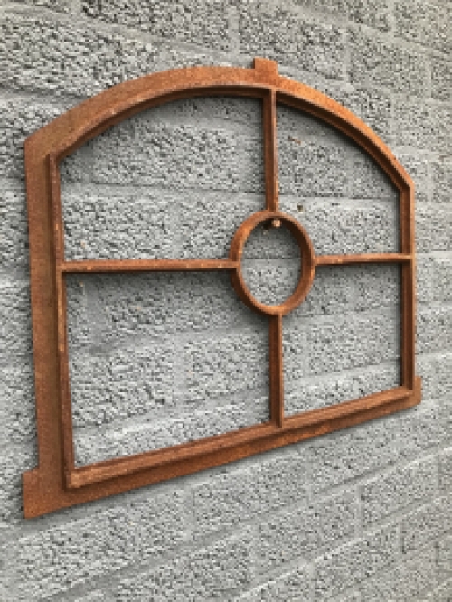 Cast iron stable window with round segment