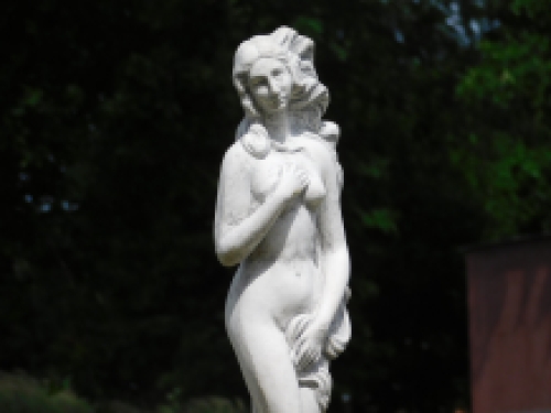 Statue Venus Aphrodite - solid stone - weatherproof