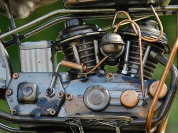 Vintage Motor - 38 cm - Handgefertigt aus Metall