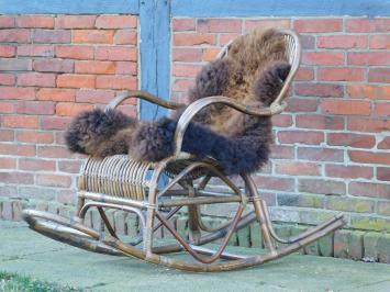 Eenmalig: Vintage Schommelstoel - Handgemaakt - Riet - Incl. Grizzly Plaid