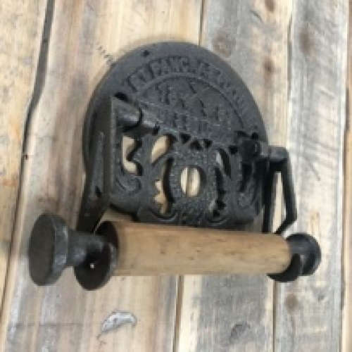 Vintage toilet roll holder - ''St Pancrash Fixture''