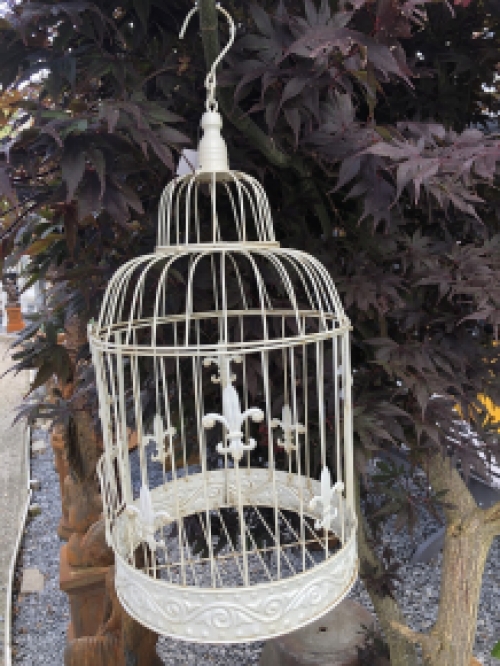 Set of beautiful round white metal bird cages, very beautiful in design!!