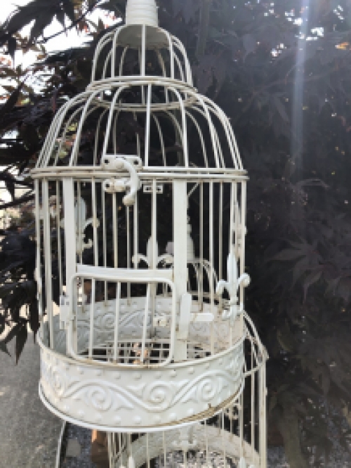 Set of beautiful round white metal bird cages, very beautiful in design!!