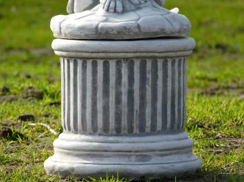 Frau mit Krügen auf Sockel - 100 cm - Stein