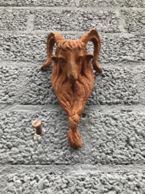 Wall ornament wall goat, nice decoration made of cast iron, rest