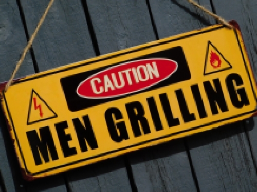 Wall plate - Caution Men Grilling - metal