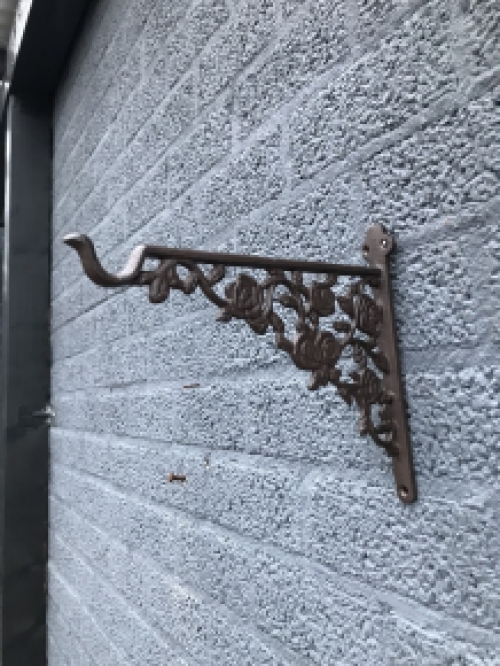 Wall hook with roses - cast iron - decorative wall decoration