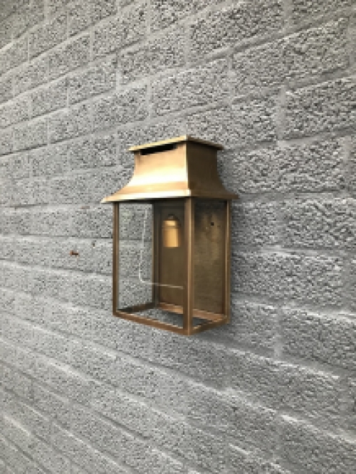 Beautiful wall lamp / outdoor lamp, made of full brass, beautiful hotel lamp with a nostalgic look!