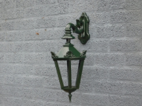 Exterieur licht Gouda, keramische fitting en glas, gegoten aluminium, TL40-green