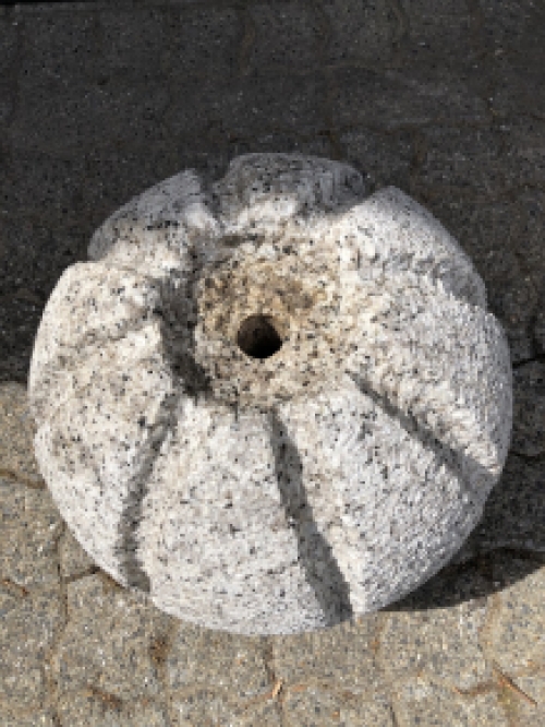 Granite sphere X as a watercourse, ornament, standing, pond ornament, water stairs, last!