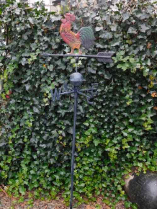 Stabiler Wetterhahn mit Gartensteckdose  metal- 183cm hoch