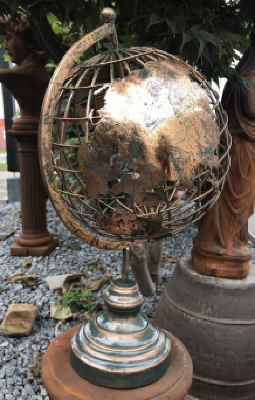 Metalen wereldbol, goud/zwart look, fraai decoratief item!