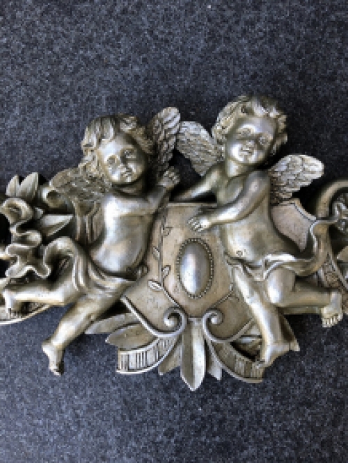 Angel wall ornament, cabinet piece, polystone-silver color.