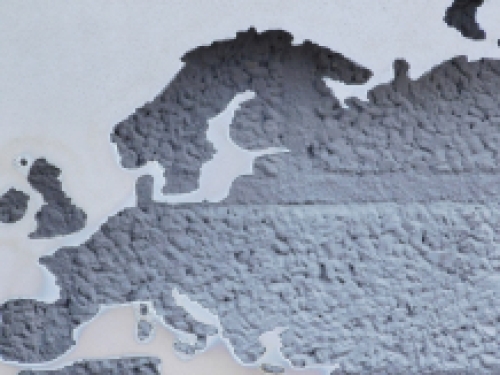 Ein großer Wandschmuck, Rahmen aus altem Tannenholz mit einer Welt, einem Meer aus Metall, sehr schön!