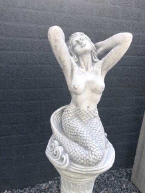 Meerjungfrau aus Stein, schön für den Teich!