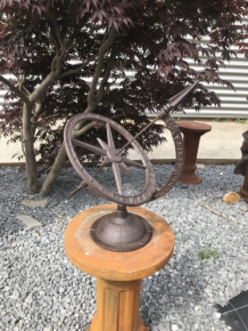 A cast iron sundial, beautiful model!