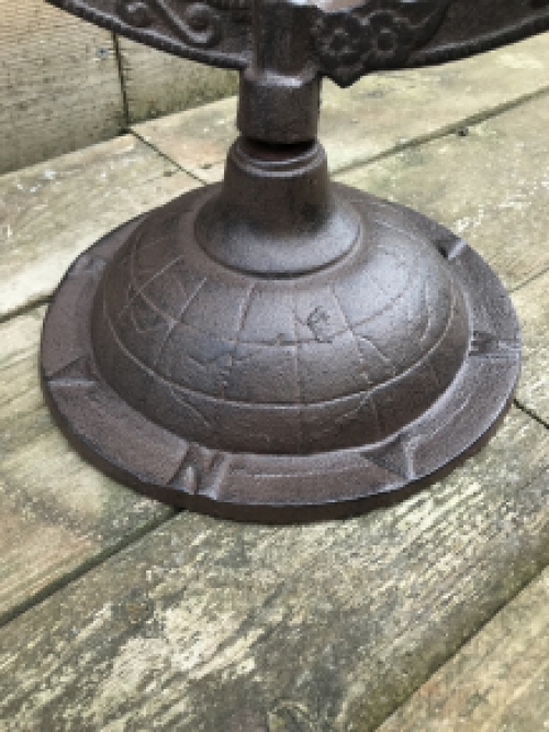 A cast iron sundial, beautiful model!