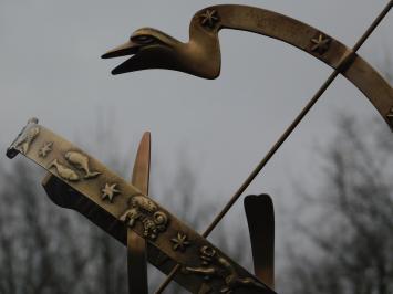 Exclusieve Zonnewijzer van Messing op Alu Sokkel