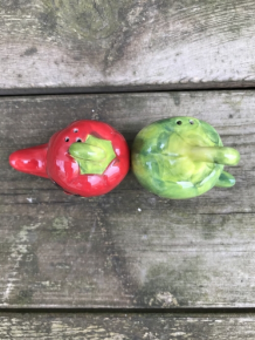 Zout en peper potjes, hot chili peppers, erg leuk!